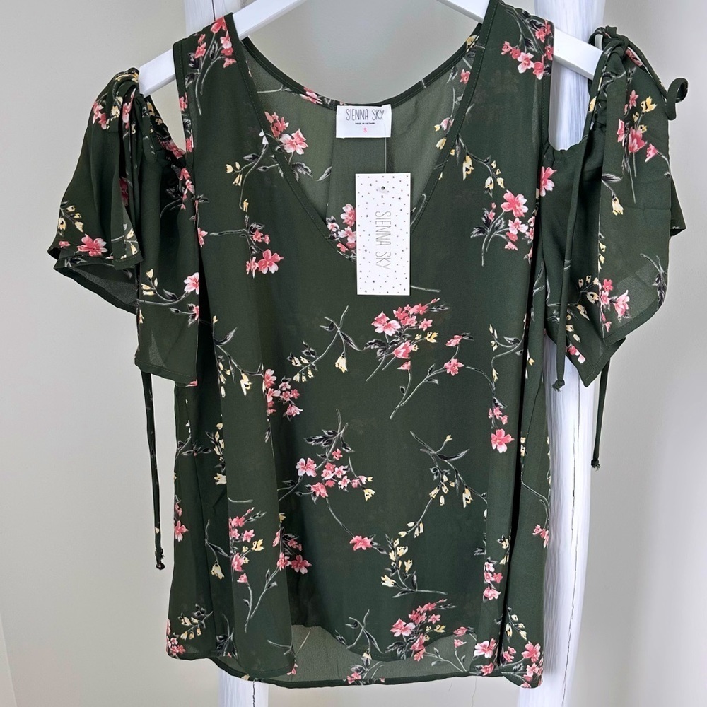 Siena Sky Cold Shoulder Floral Short Sleeve Blouse SZ Small